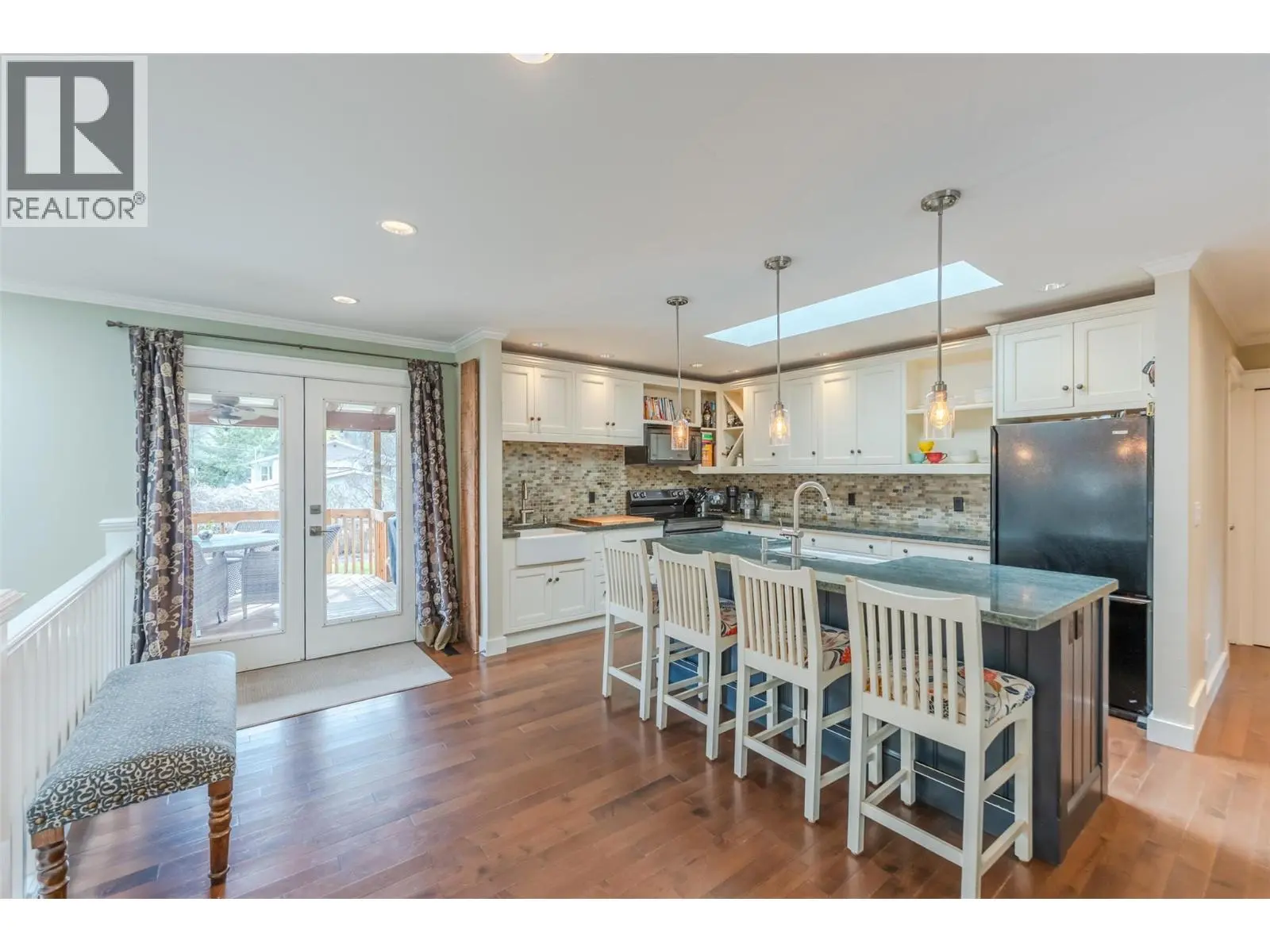 Photo of Listing #10372056