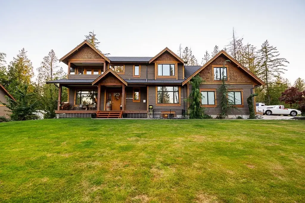 601 200 Street, Langley