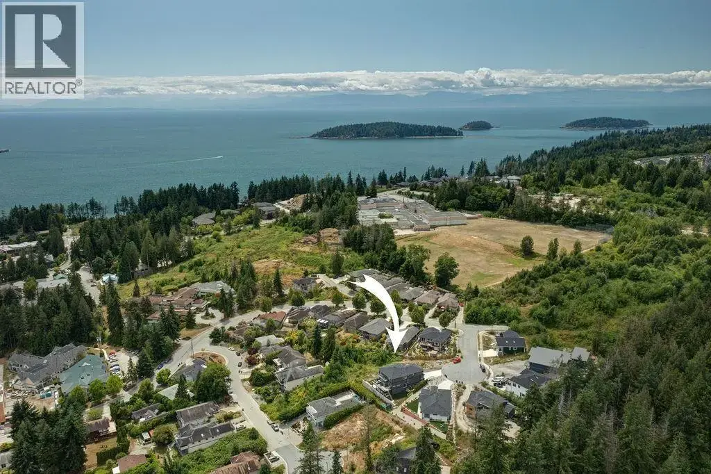 5618 Dungeness Place, Sechelt