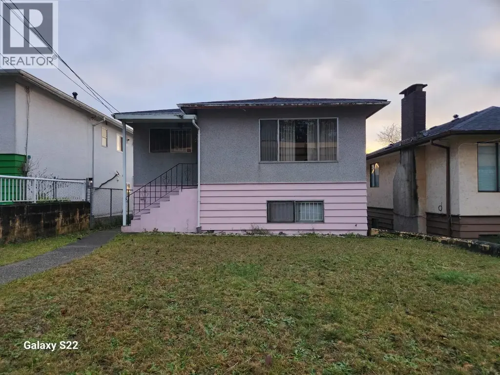 3228 Vanness Avenue, Vancouver