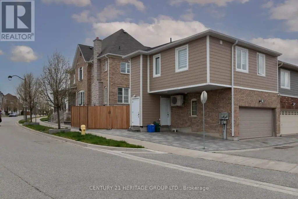 107 Lawrence Pilkington Avenue, Markham (Cornell)