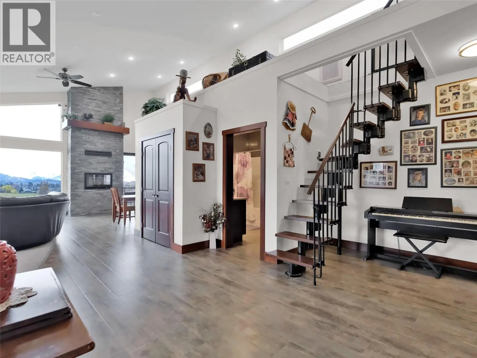 9801/9809 Gould Avenue. Summerland, British Columbia
