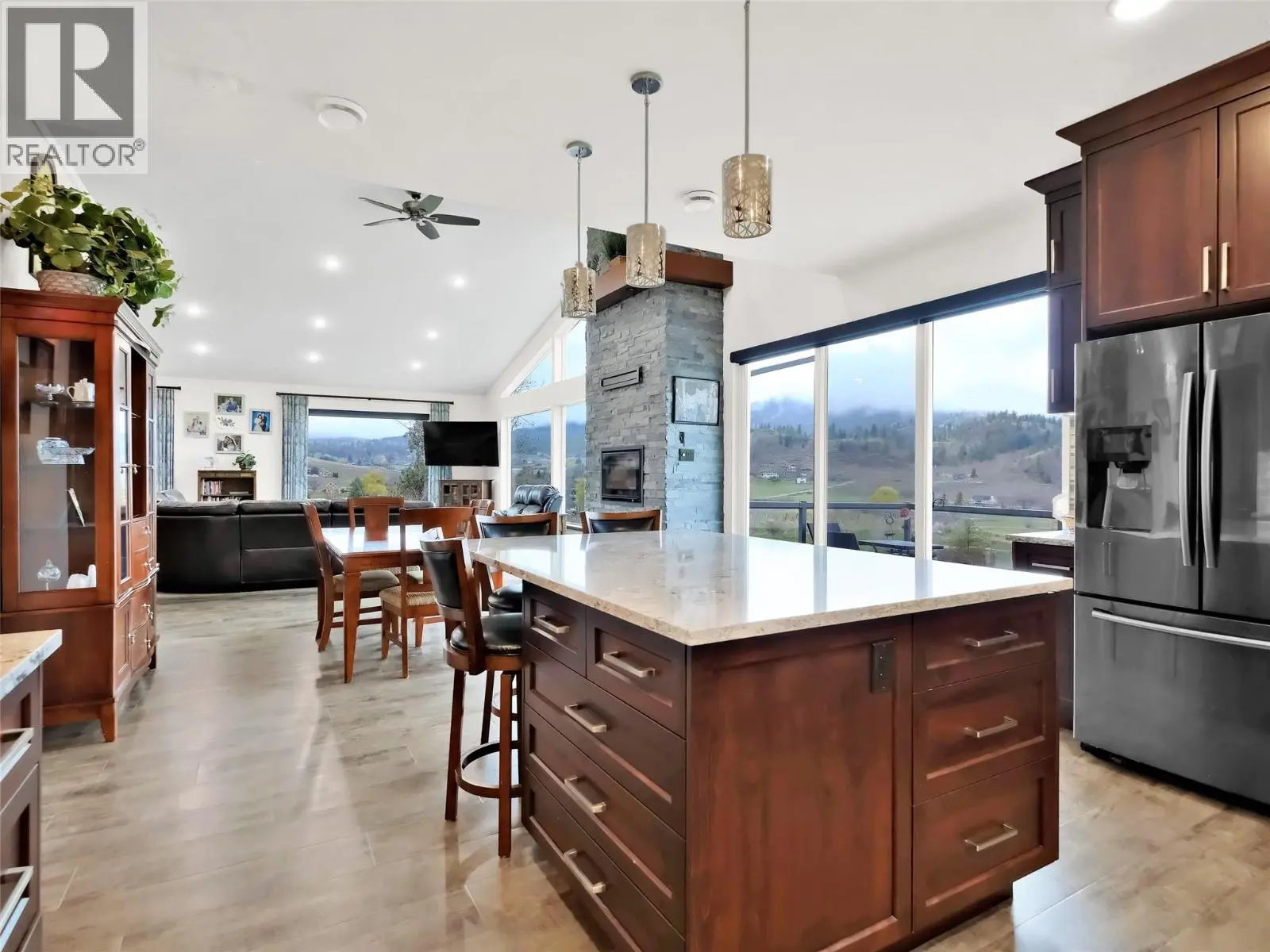 9801/9809 Gould Avenue. Summerland, British Columbia