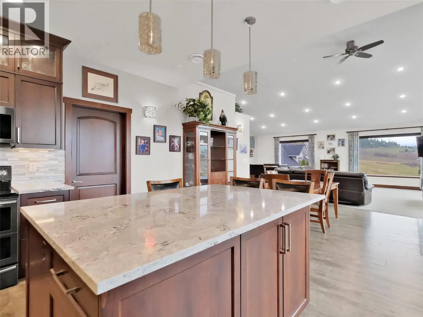 9801/9809 Gould Avenue. Summerland, British Columbia