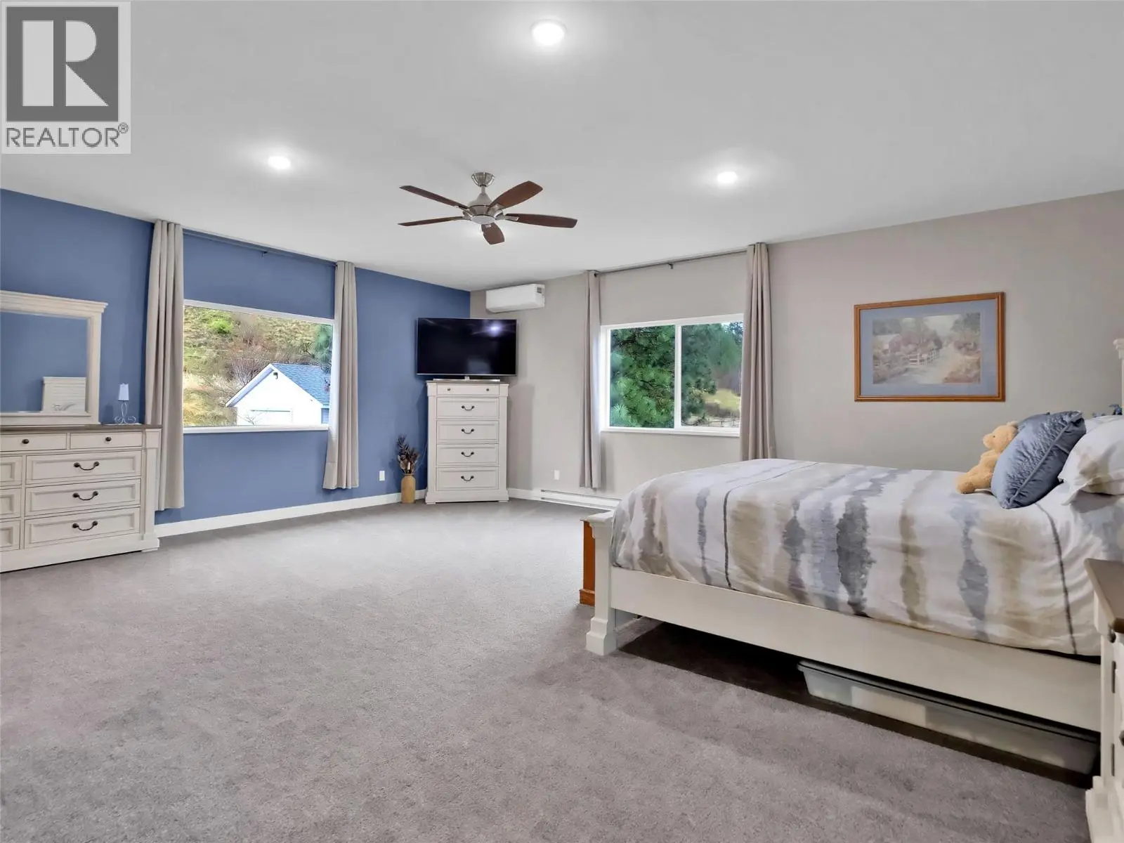 9801/9809 Gould Avenue. Summerland, British Columbia