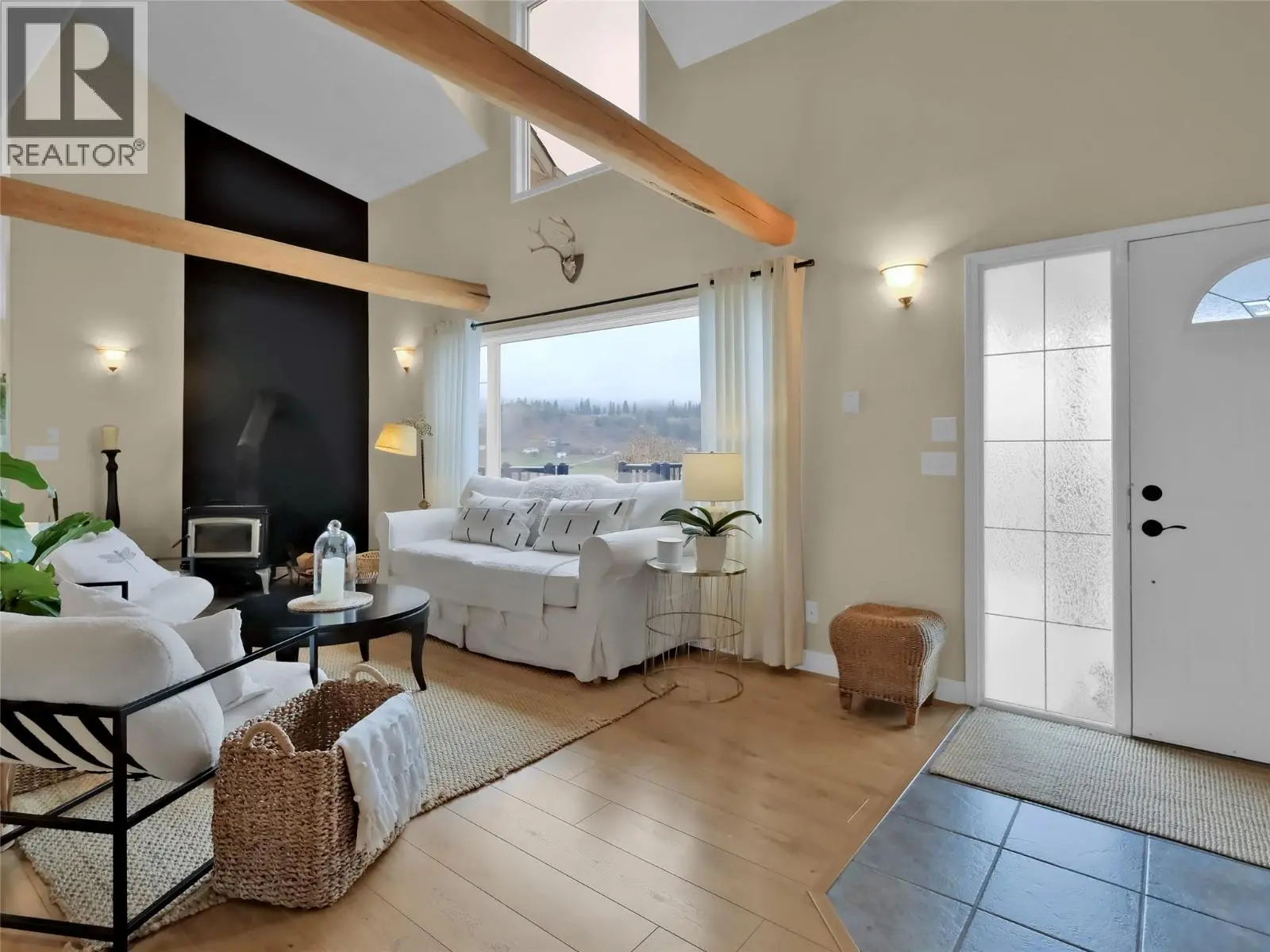 9801/9809 Gould Avenue. Summerland, British Columbia