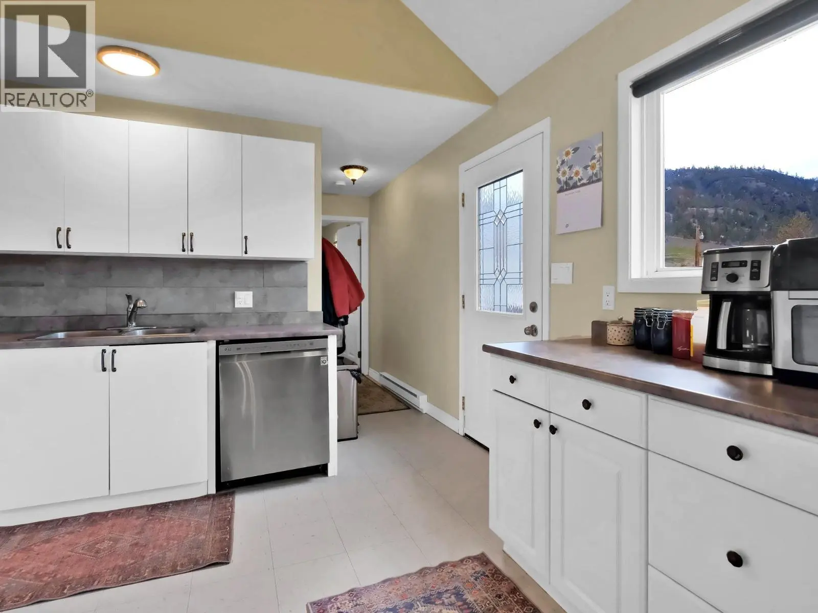 9801/9809 Gould Avenue. Summerland, British Columbia