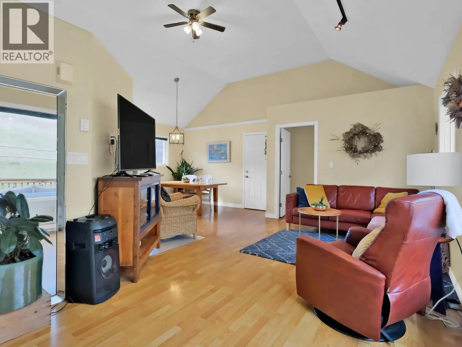 9801/9809 Gould Avenue. Summerland, British Columbia