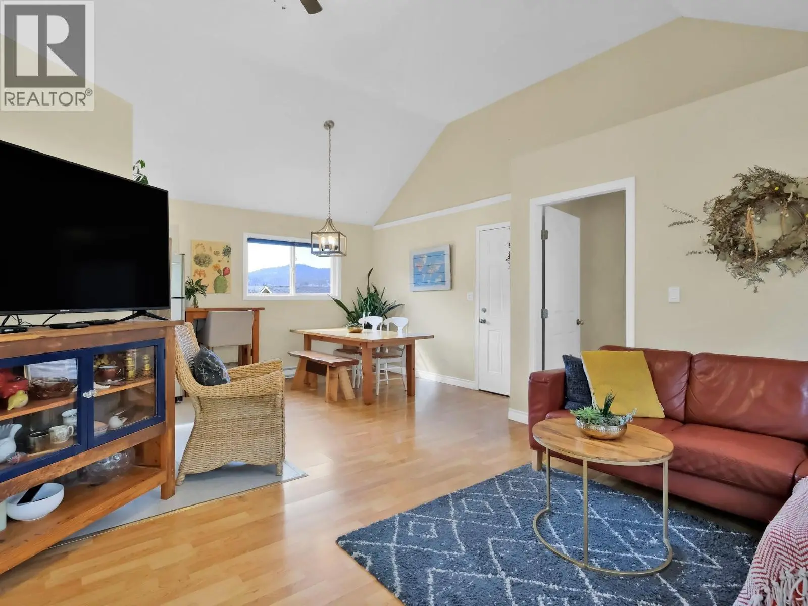 9801/9809 Gould Avenue. Summerland, British Columbia