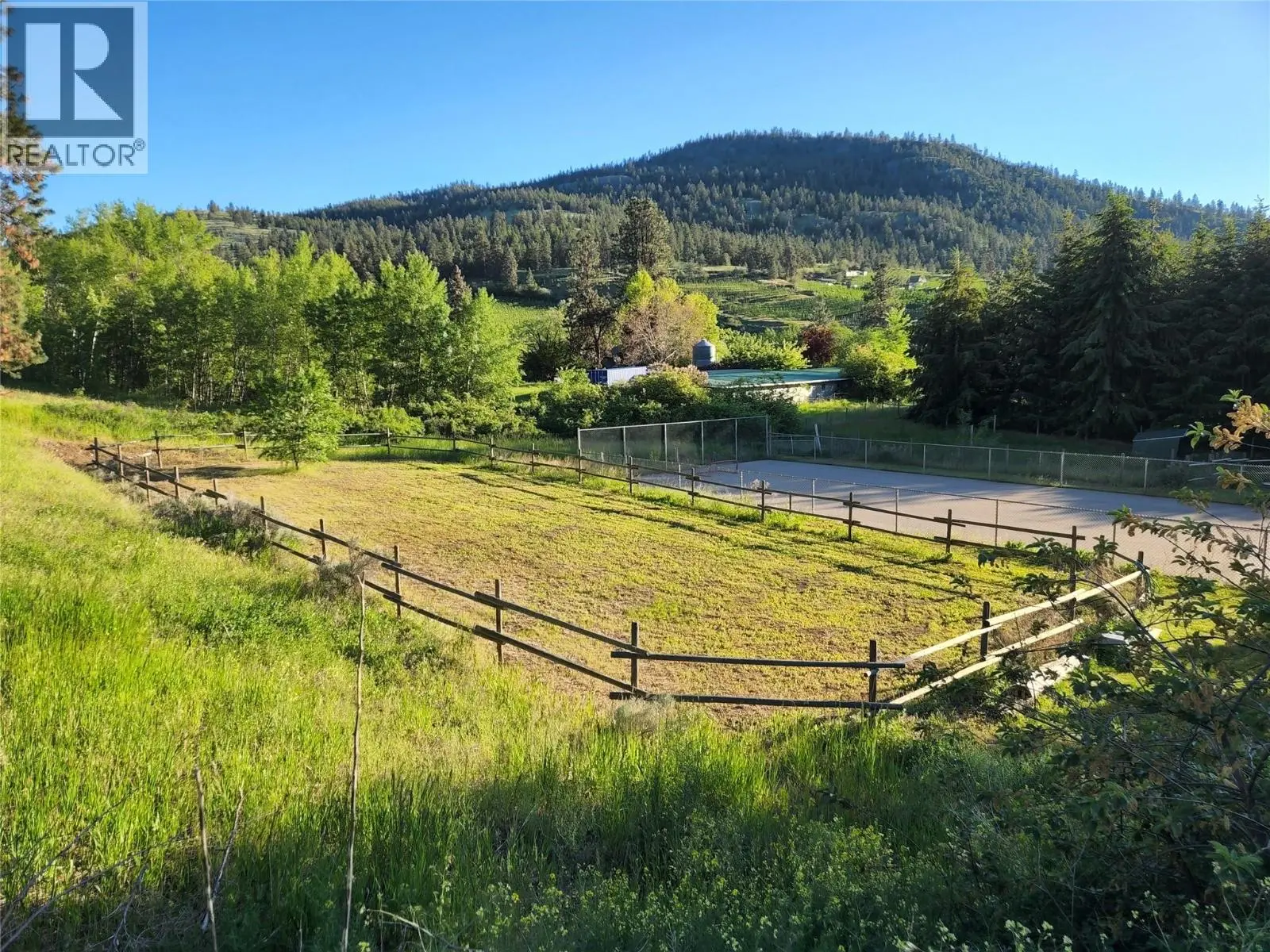 9801/9809 Gould Avenue. Summerland, British Columbia