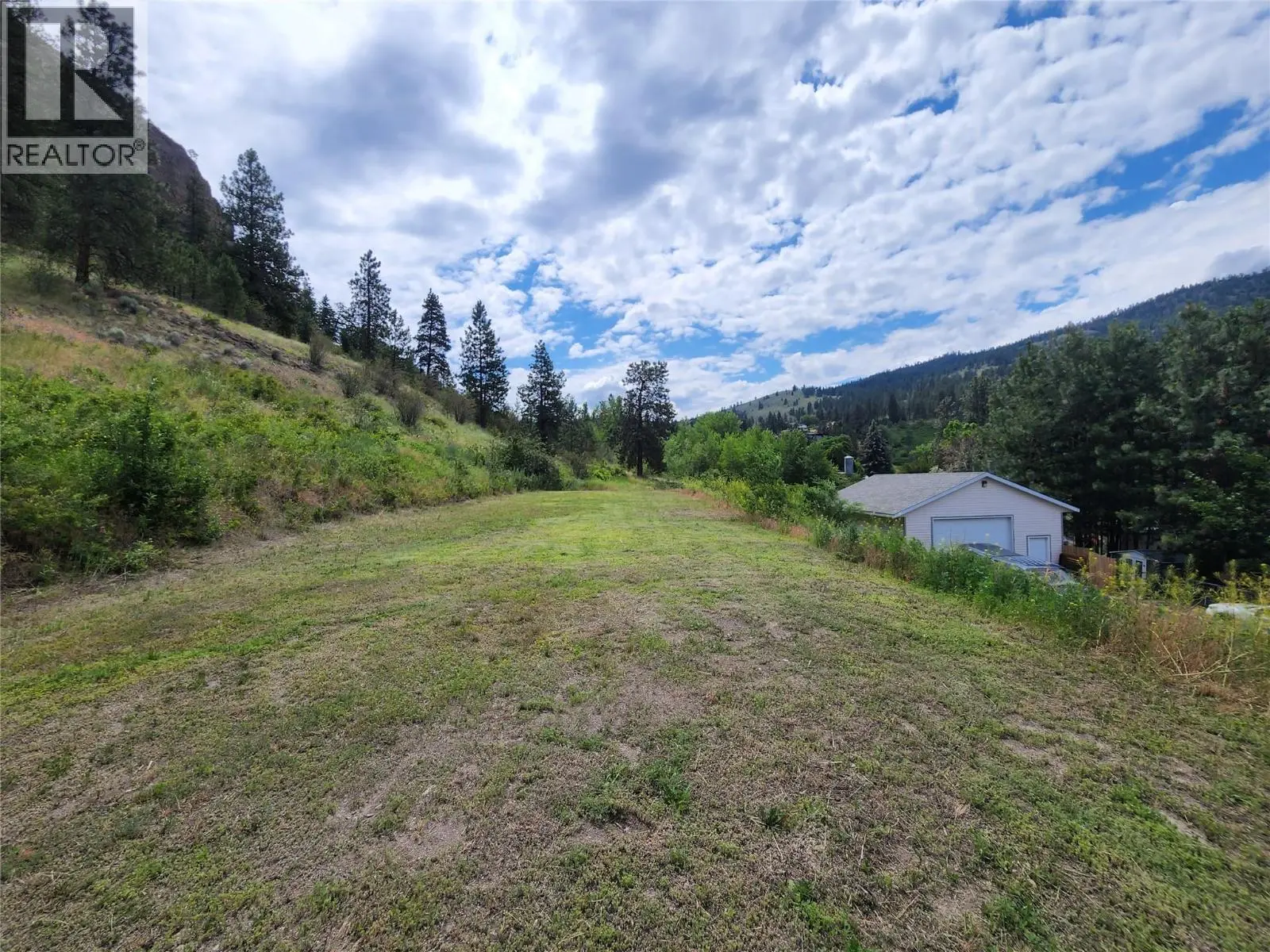 9801/9809 Gould Avenue. Summerland, British Columbia