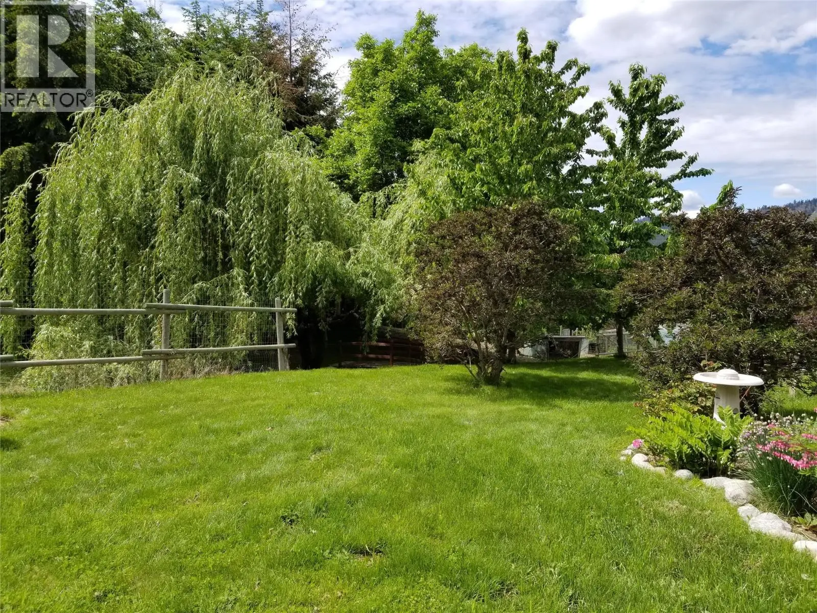 9801/9809 Gould Avenue. Summerland, British Columbia
