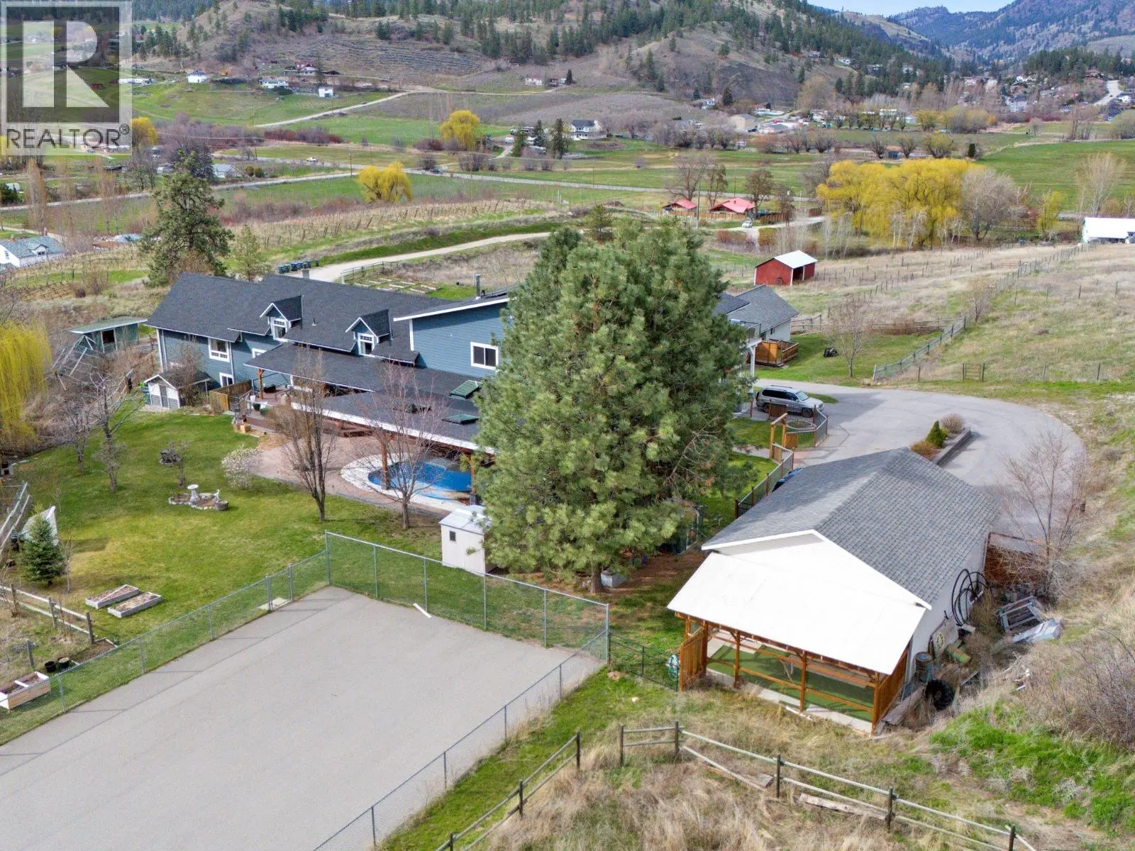 9801/9809 Gould Avenue. Summerland, British Columbia