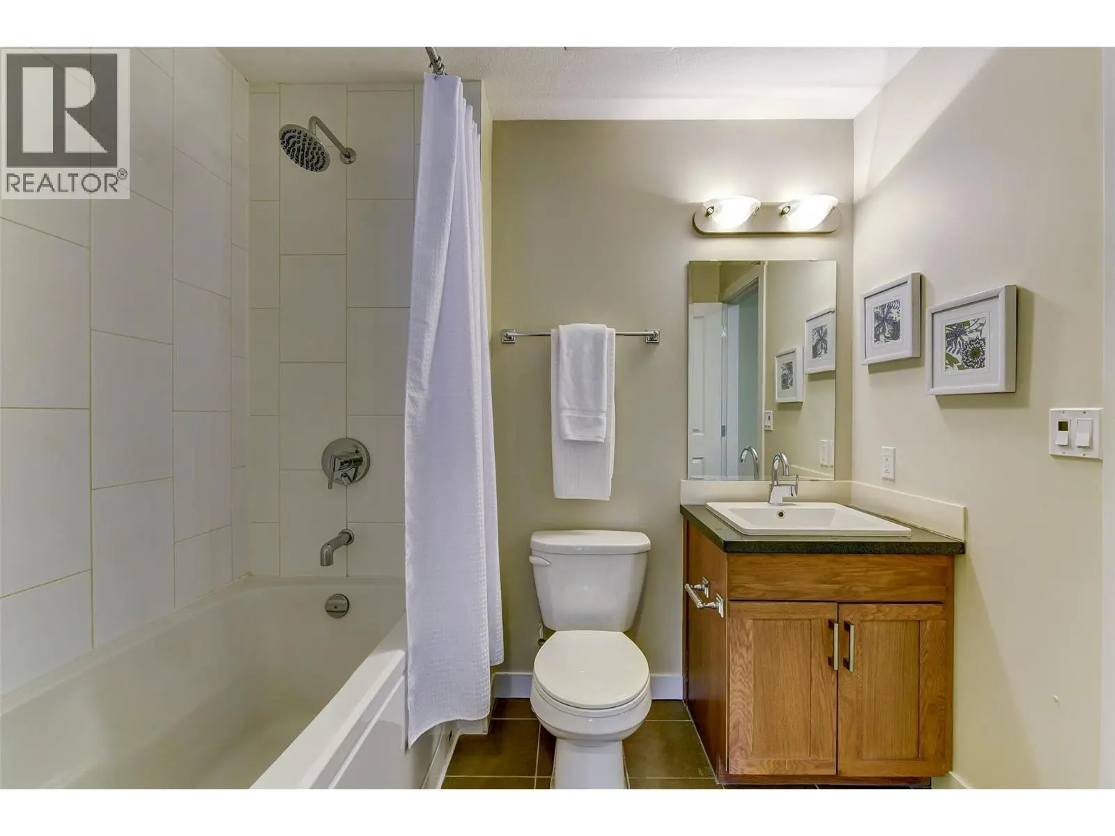 3220 Skyview Lane Unit# 202. West Kelowna, British Columbia