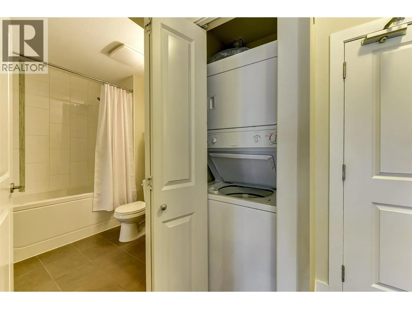 3220 Skyview Lane Unit# 202. West Kelowna, British Columbia