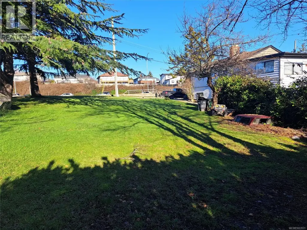 275 Battleford Ave, Saanich