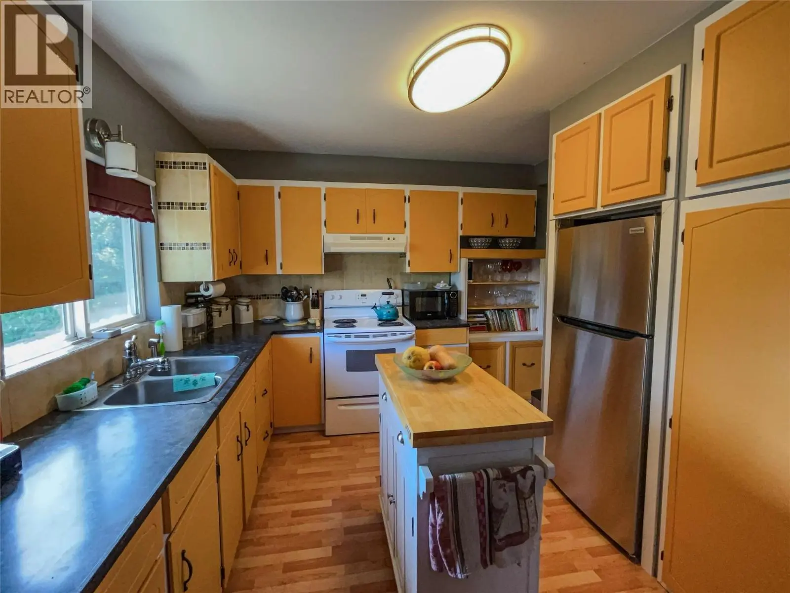 5506 Jackpine Lane. Osoyoos, British Columbia