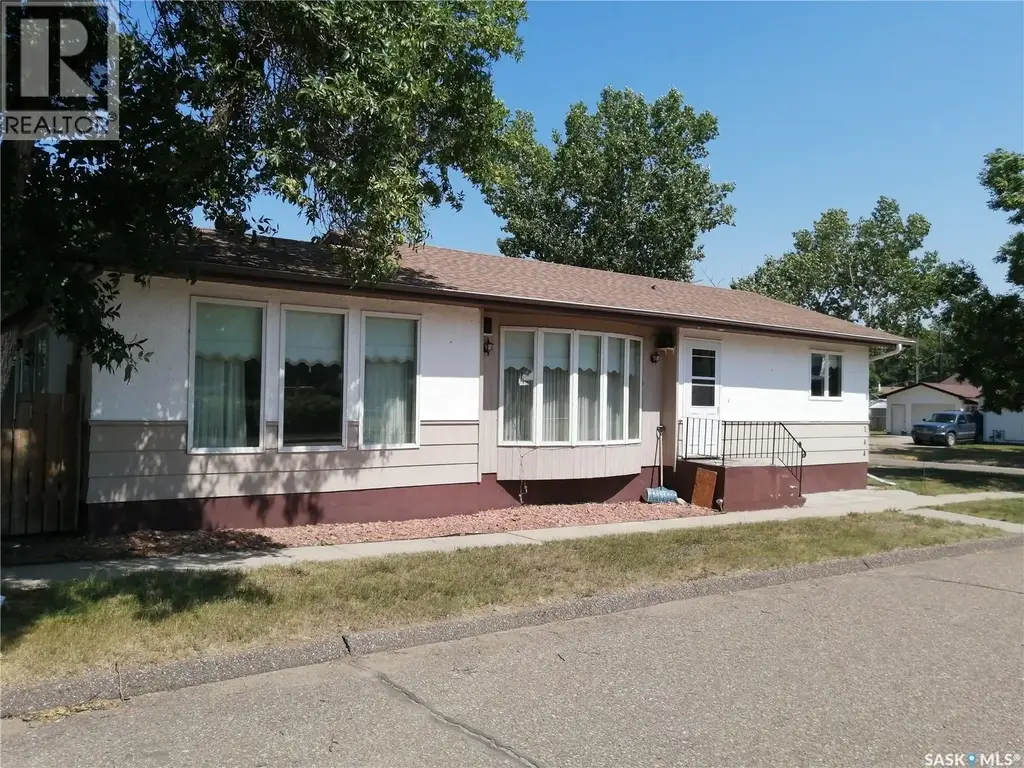 144 2nd Street W, Ponteix