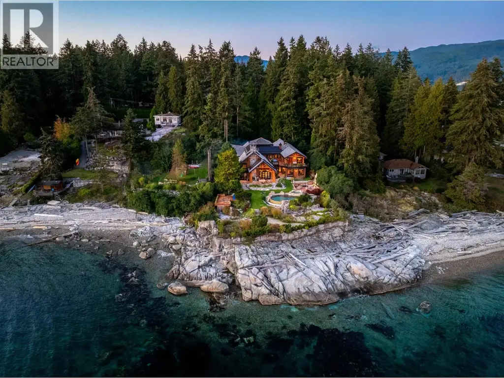 5871 Sunshine Coast Highway, Sechelt