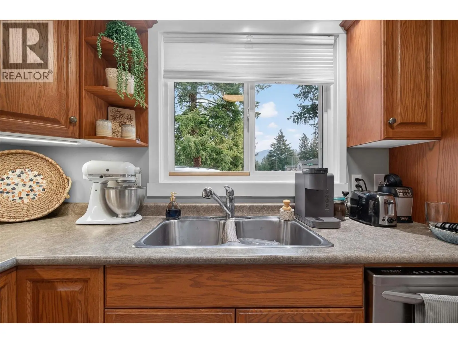 206 Falcon Avenue. Vernon, British Columbia