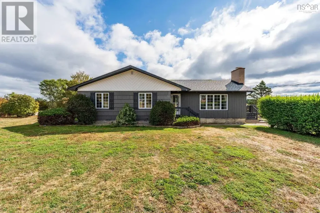7068 Highway 1, St. Alphonse