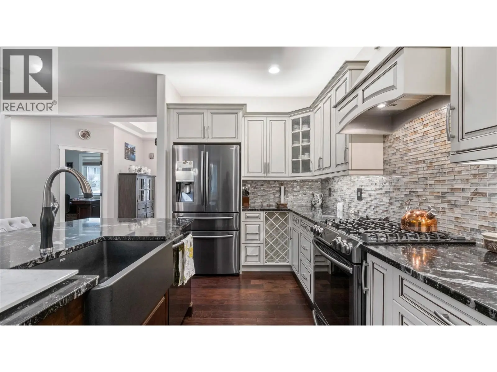 2762 Glenview Road. Blind Bay, British Columbia