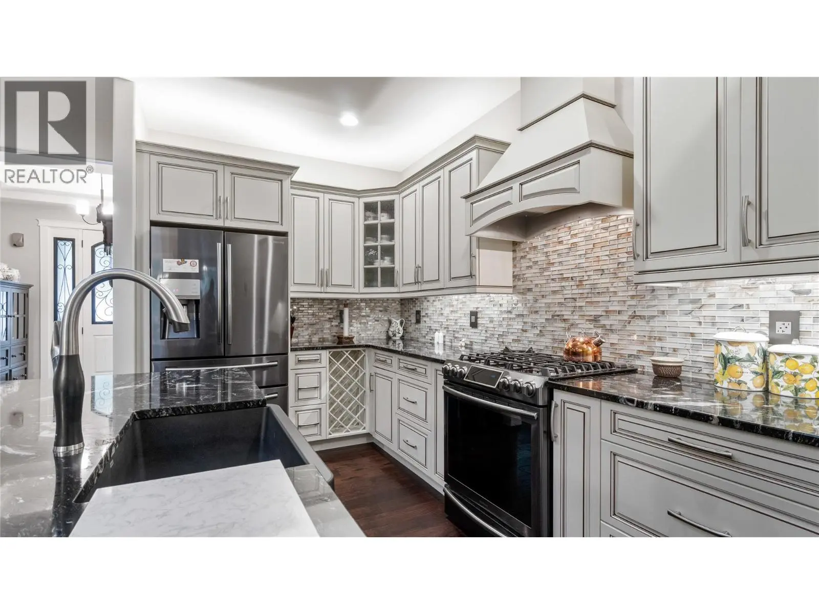 2762 Glenview Road. Blind Bay, British Columbia