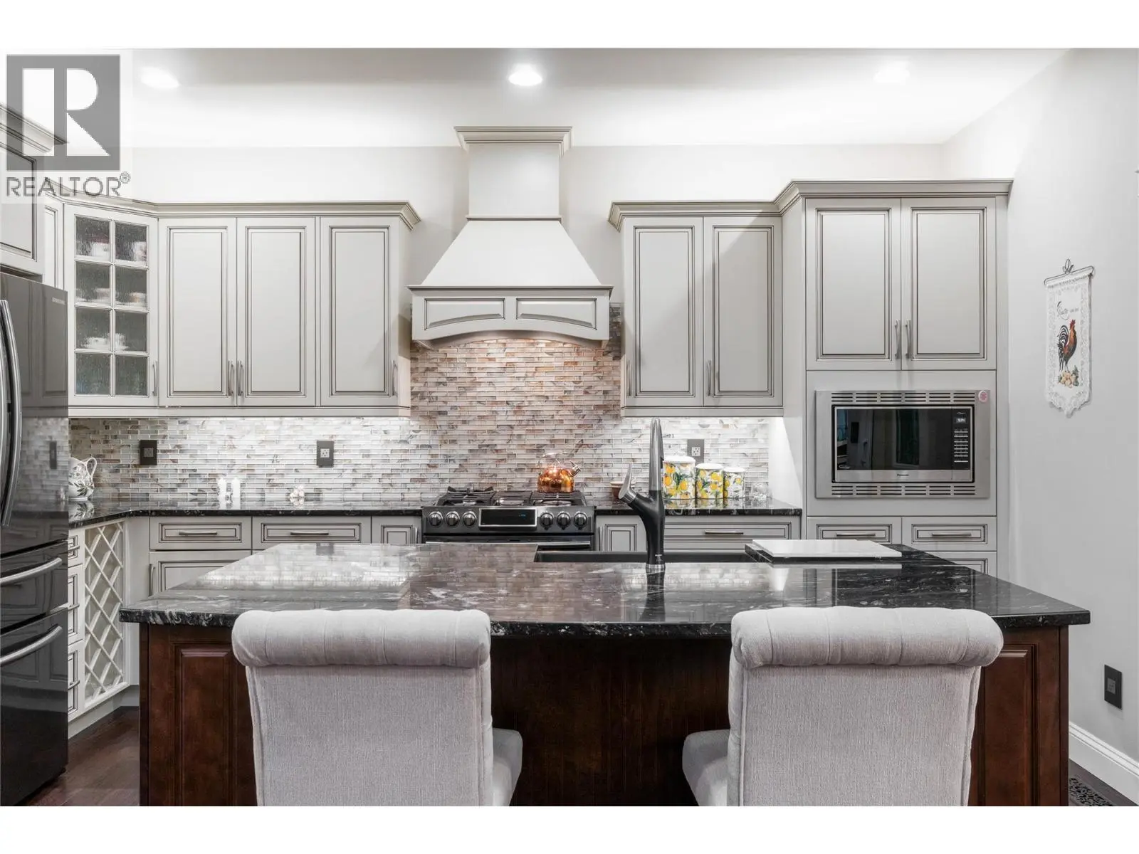 2762 Glenview Road. Blind Bay, British Columbia
