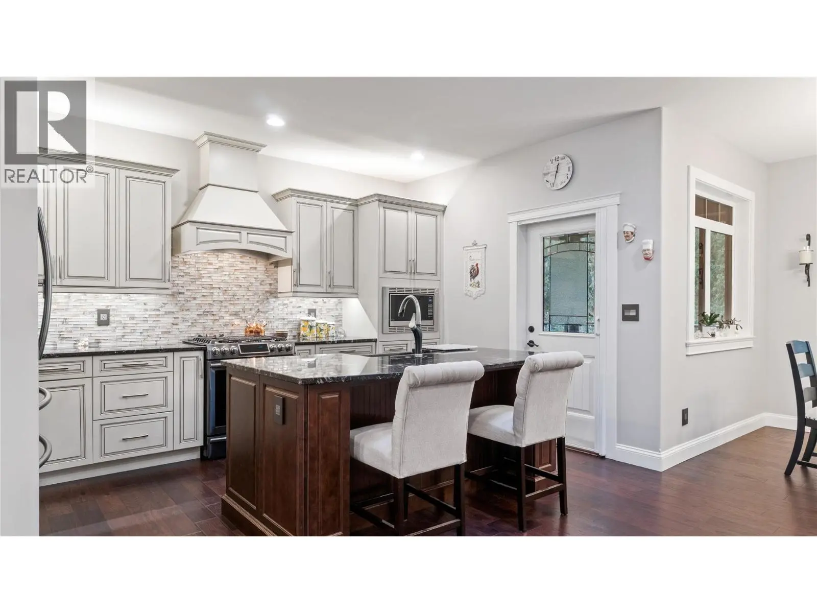 2762 Glenview Road. Blind Bay, British Columbia