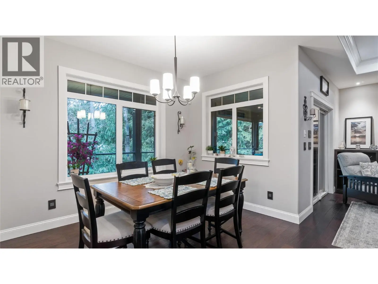 2762 Glenview Road. Blind Bay, British Columbia
