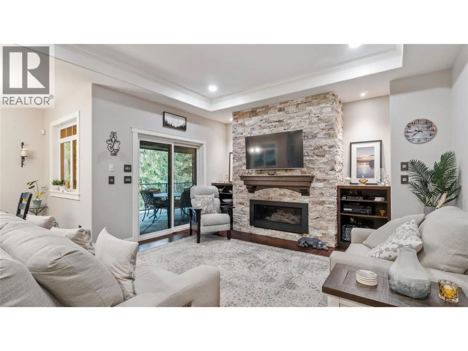 2762 Glenview Road. Blind Bay, British Columbia