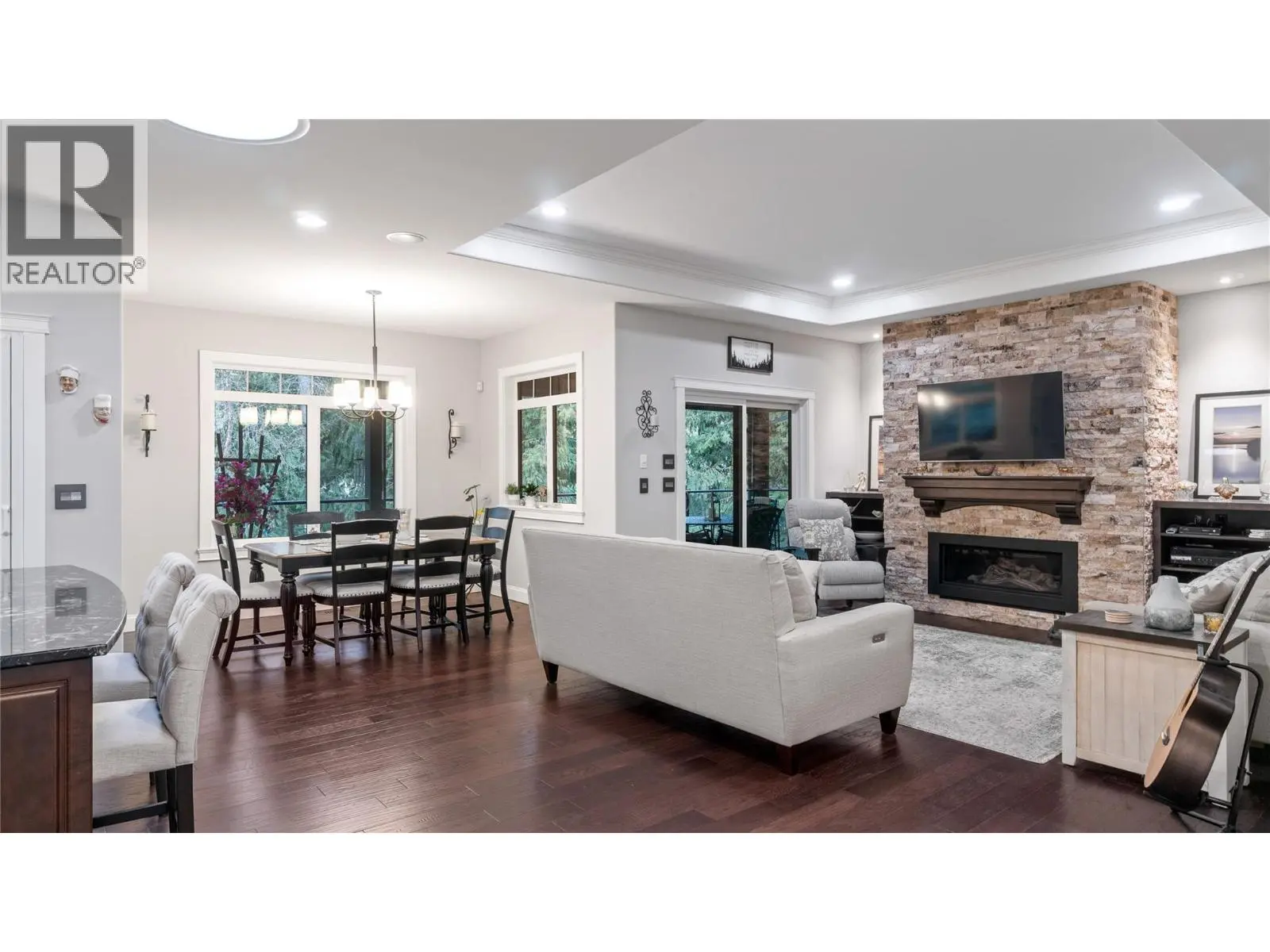 2762 Glenview Road. Blind Bay, British Columbia