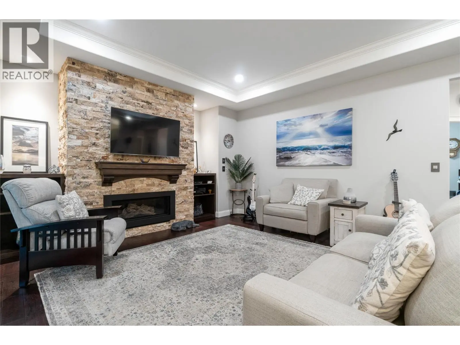 2762 Glenview Road. Blind Bay, British Columbia