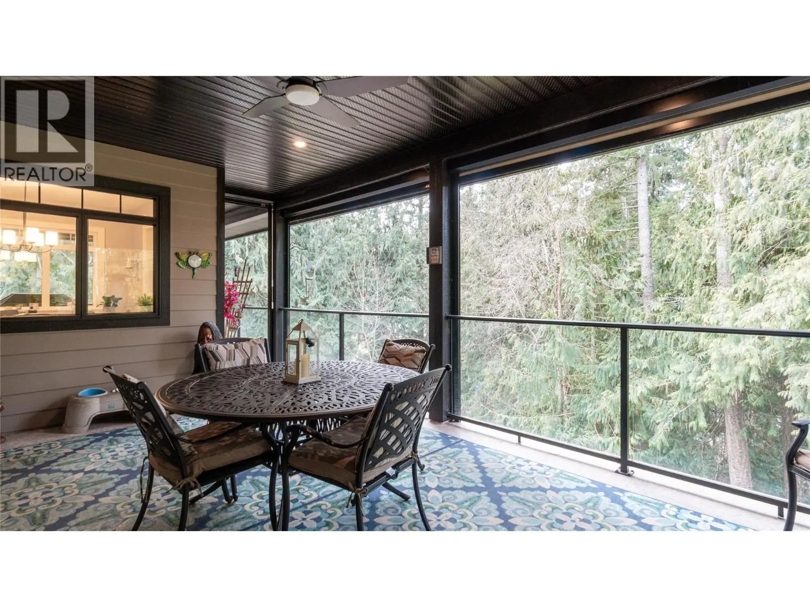 2762 Glenview Road. Blind Bay, British Columbia