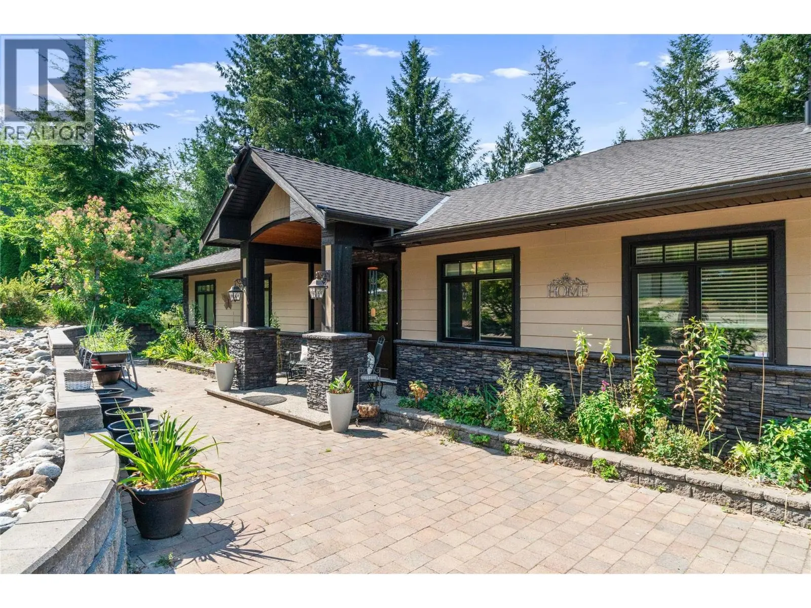 2762 Glenview Road. Blind Bay, British Columbia