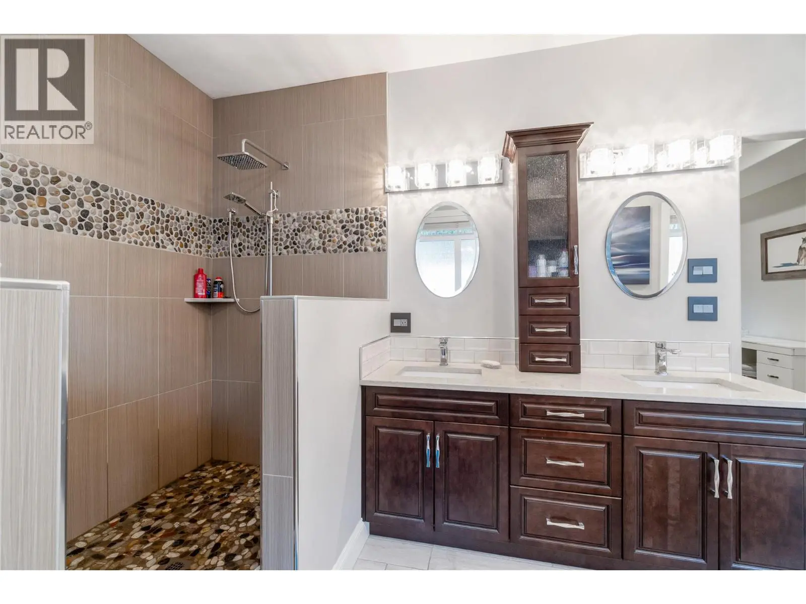 2762 Glenview Road. Blind Bay, British Columbia