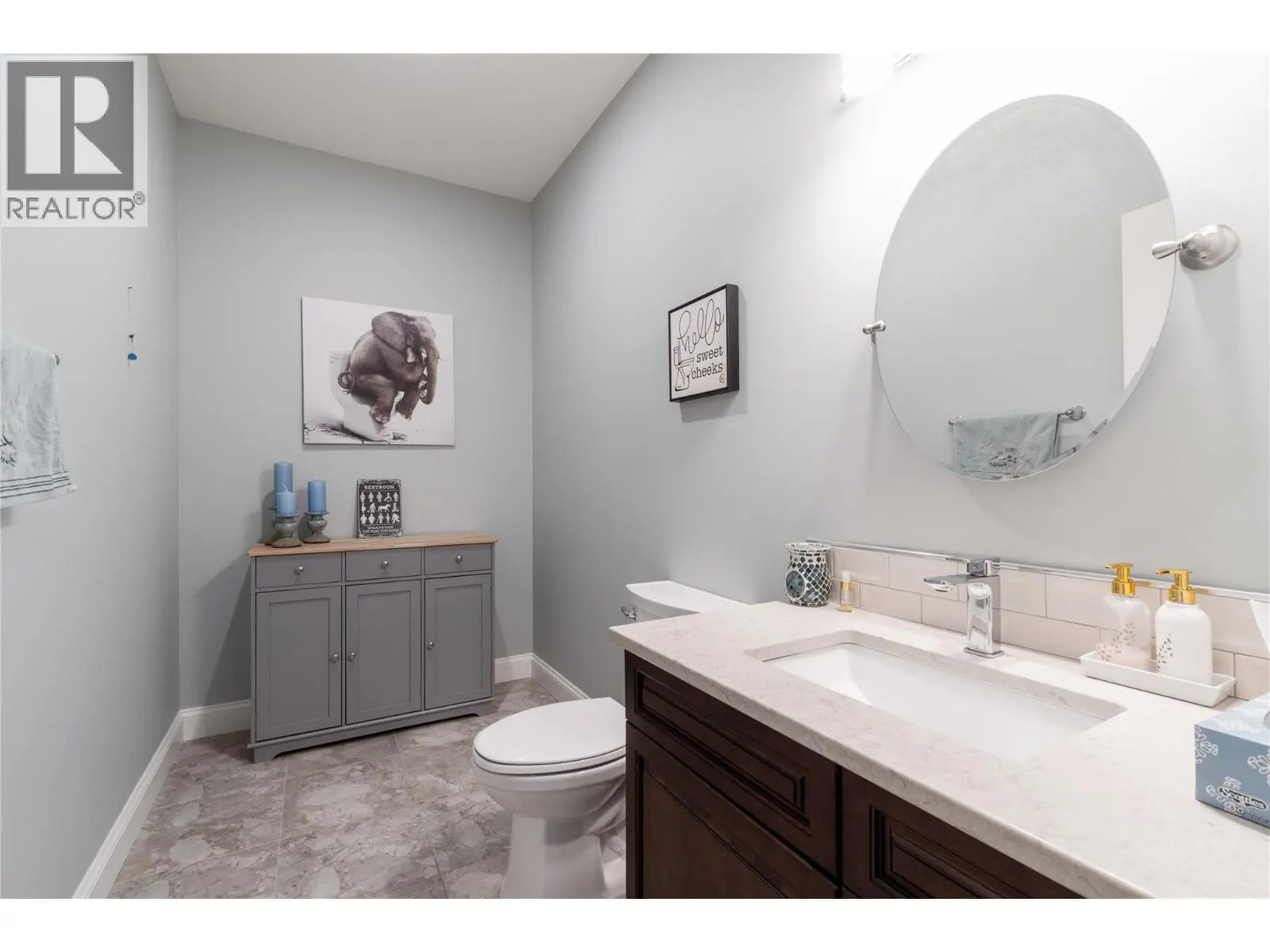 2762 Glenview Road. Blind Bay, British Columbia