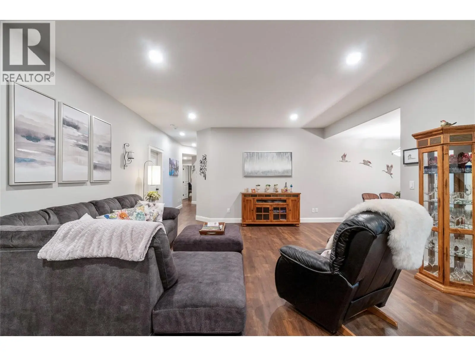 2762 Glenview Road. Blind Bay, British Columbia