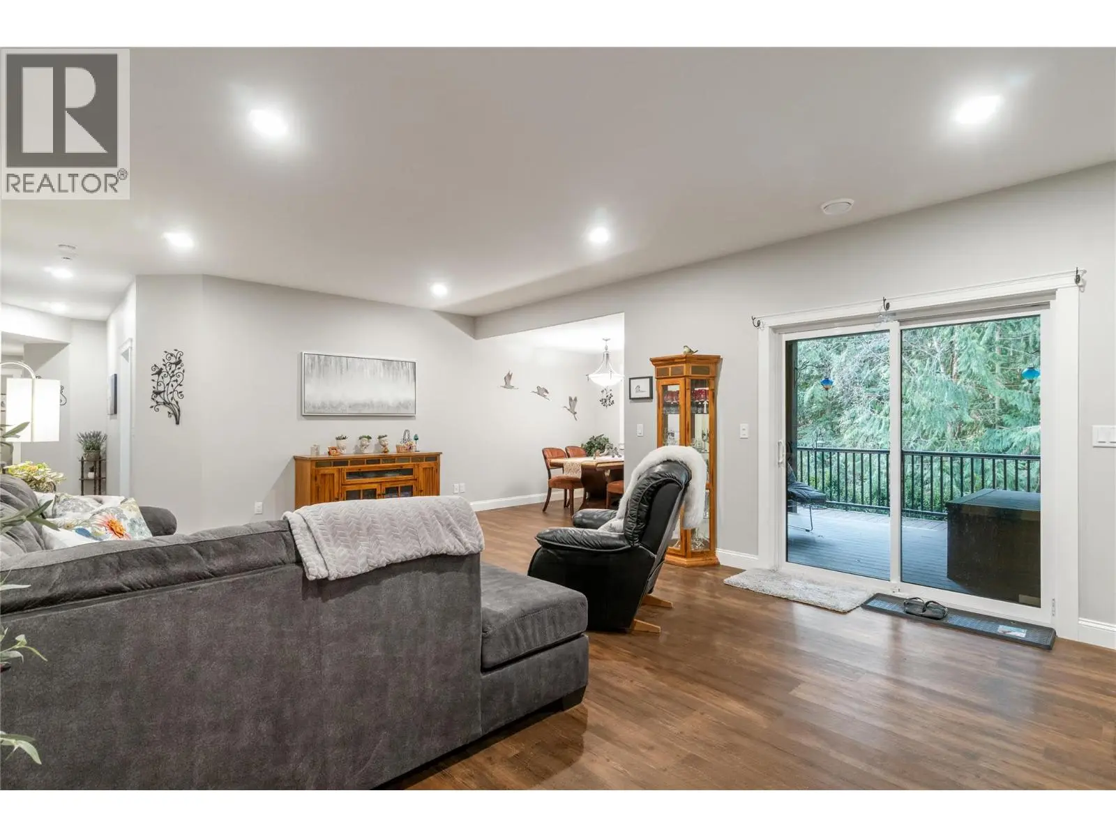 2762 Glenview Road. Blind Bay, British Columbia