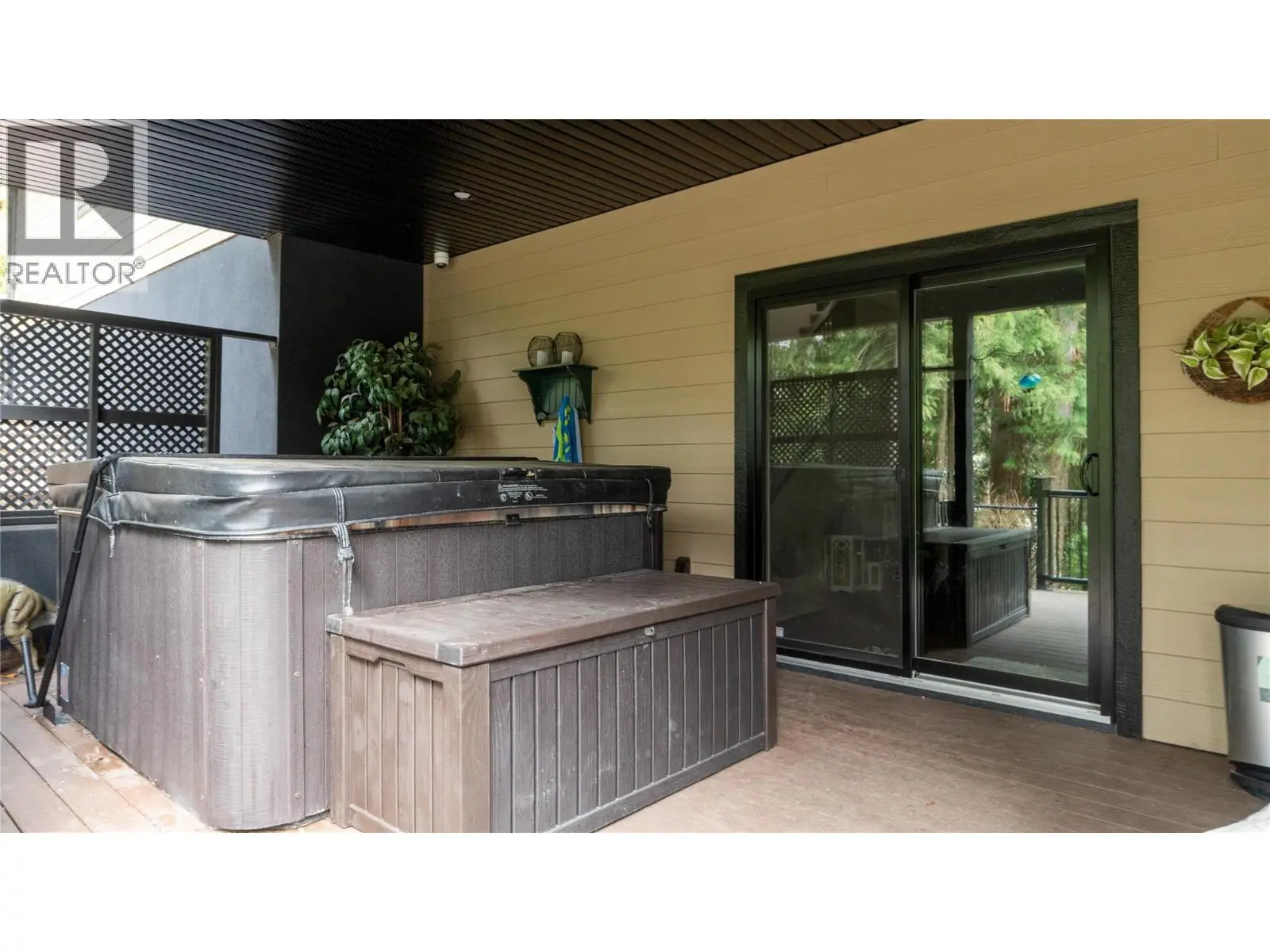 2762 Glenview Road. Blind Bay, British Columbia