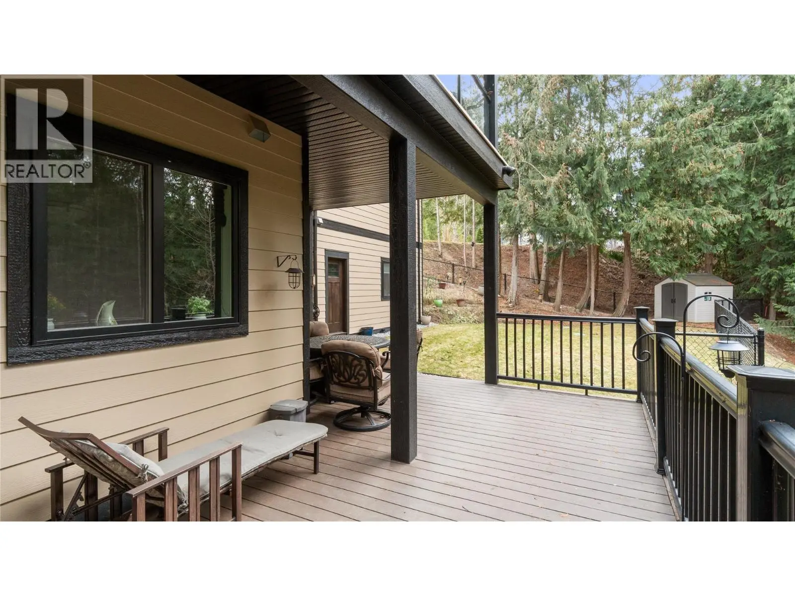 2762 Glenview Road. Blind Bay, British Columbia