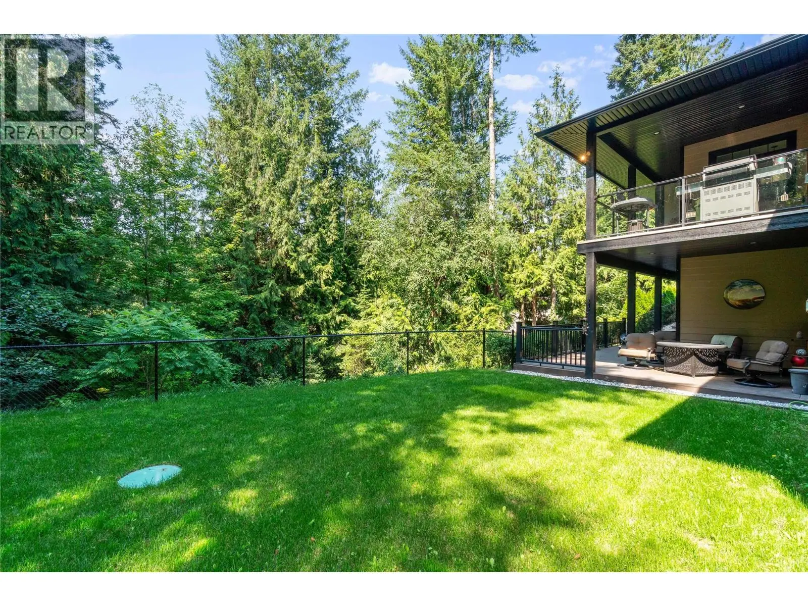 2762 Glenview Road. Blind Bay, British Columbia