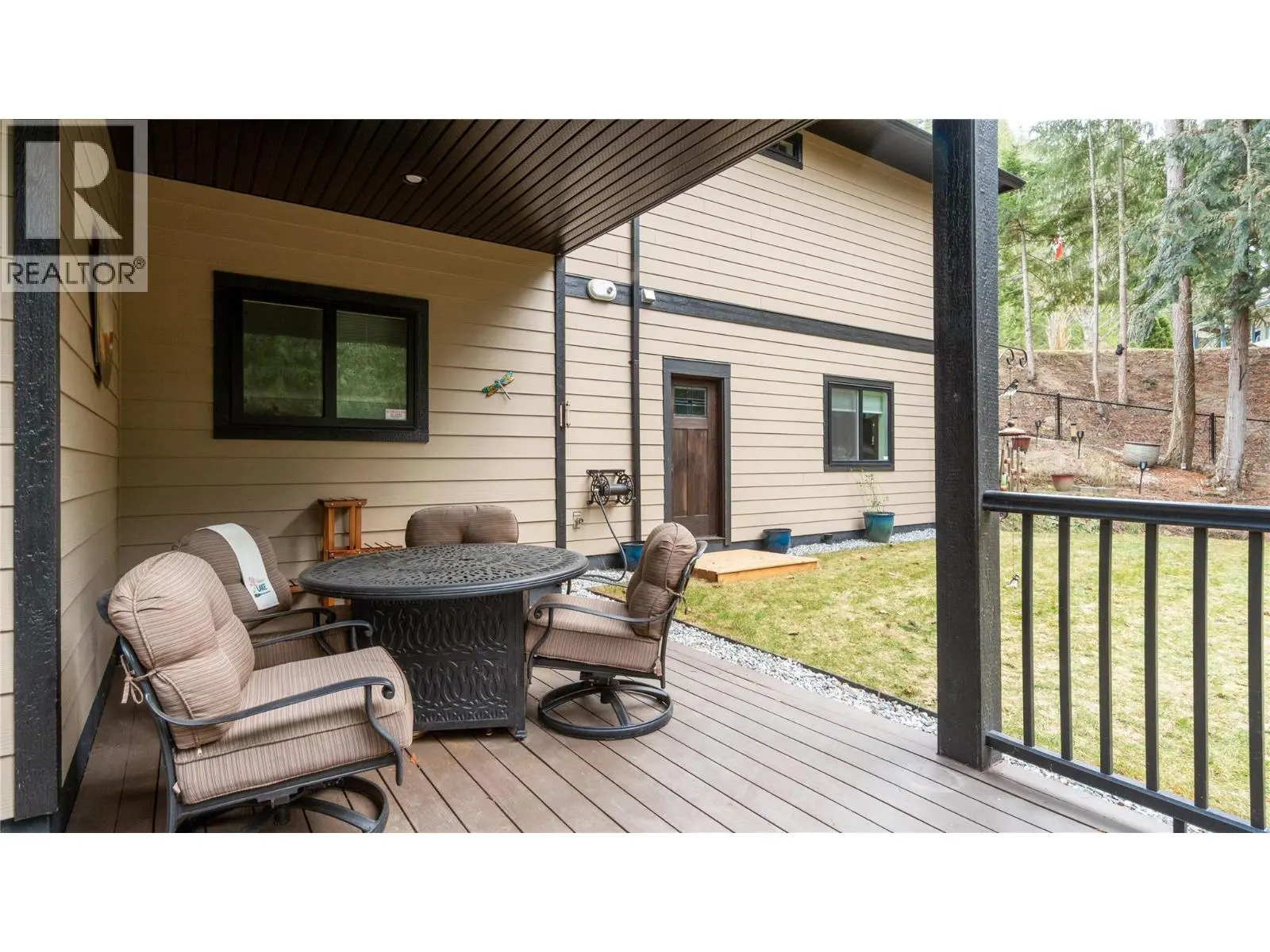 2762 Glenview Road. Blind Bay, British Columbia