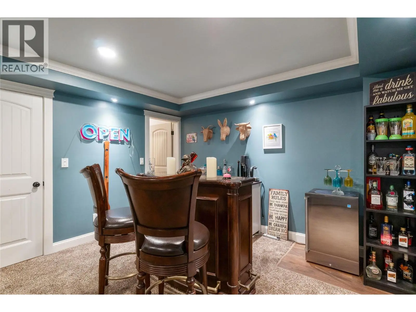 2762 Glenview Road. Blind Bay, British Columbia