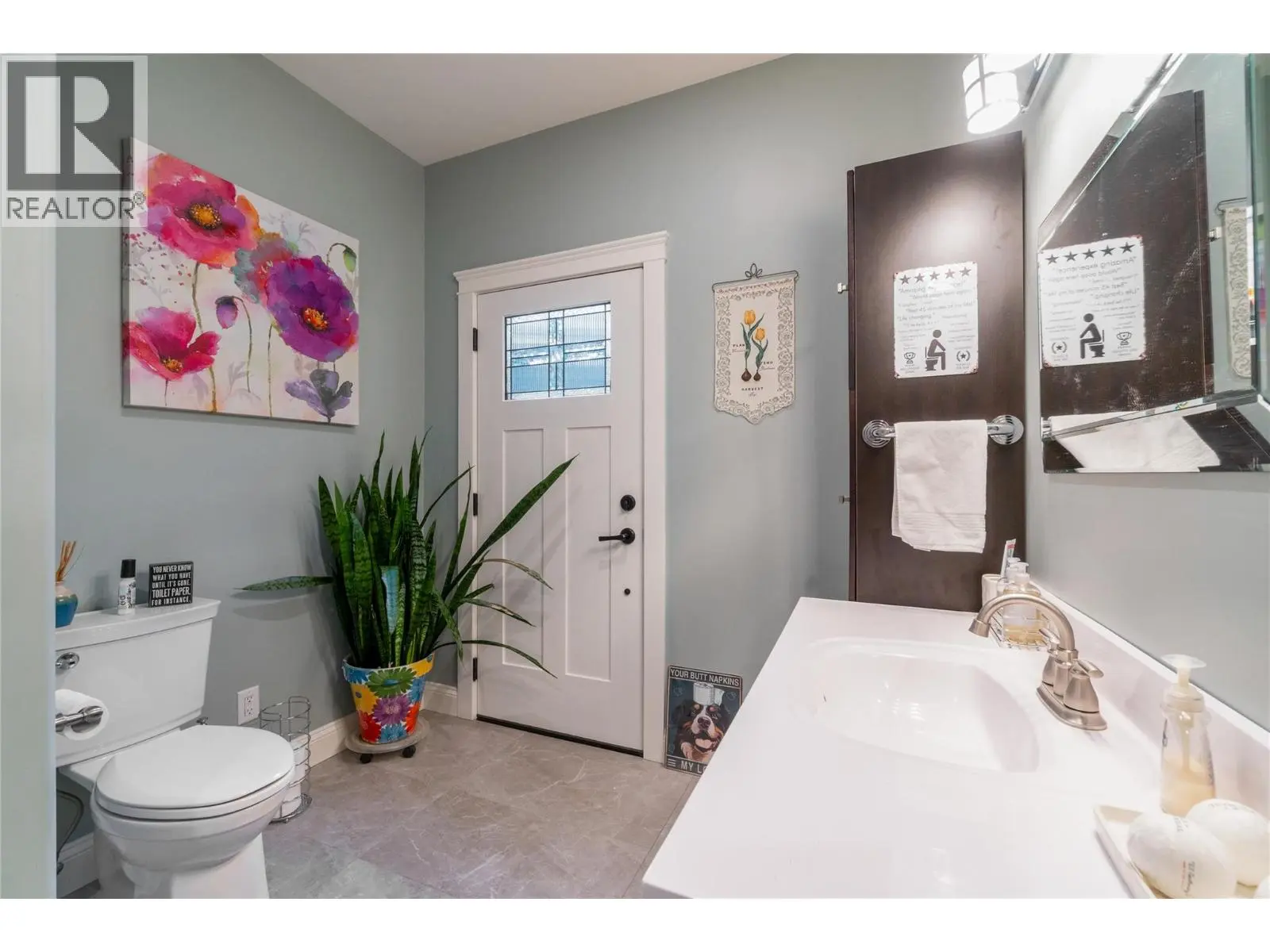 2762 Glenview Road. Blind Bay, British Columbia