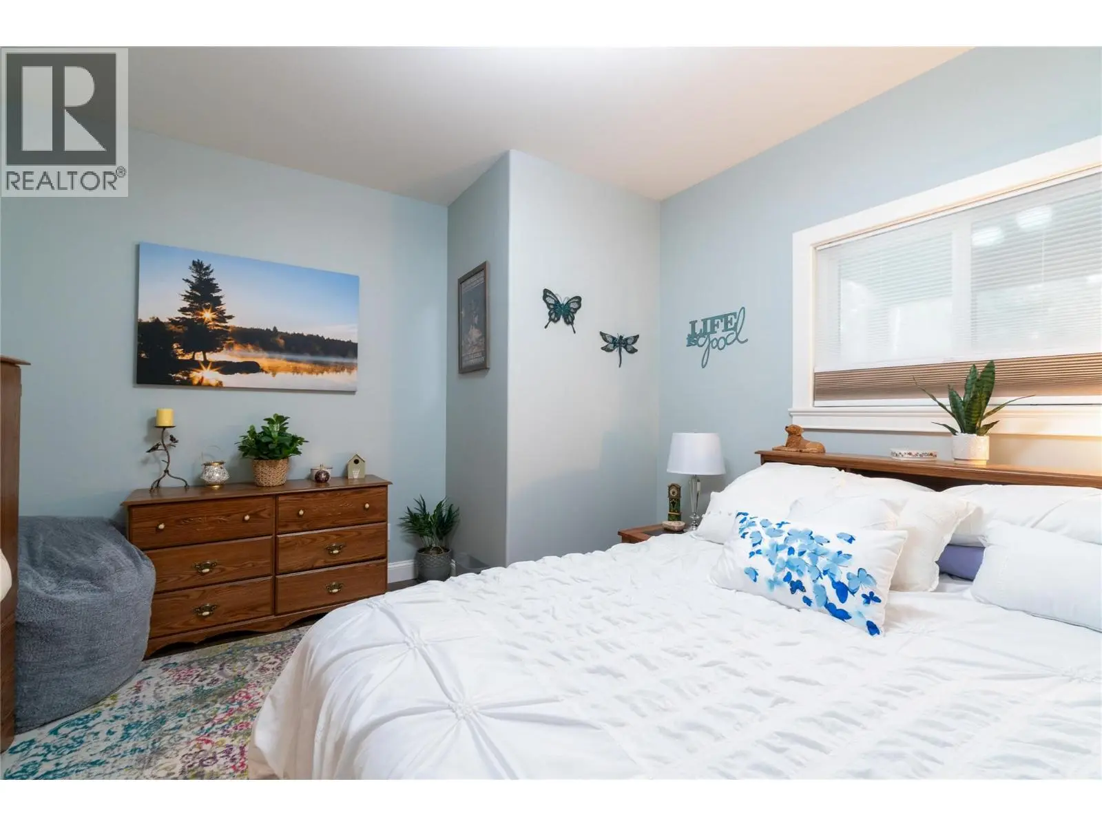 2762 Glenview Road. Blind Bay, British Columbia