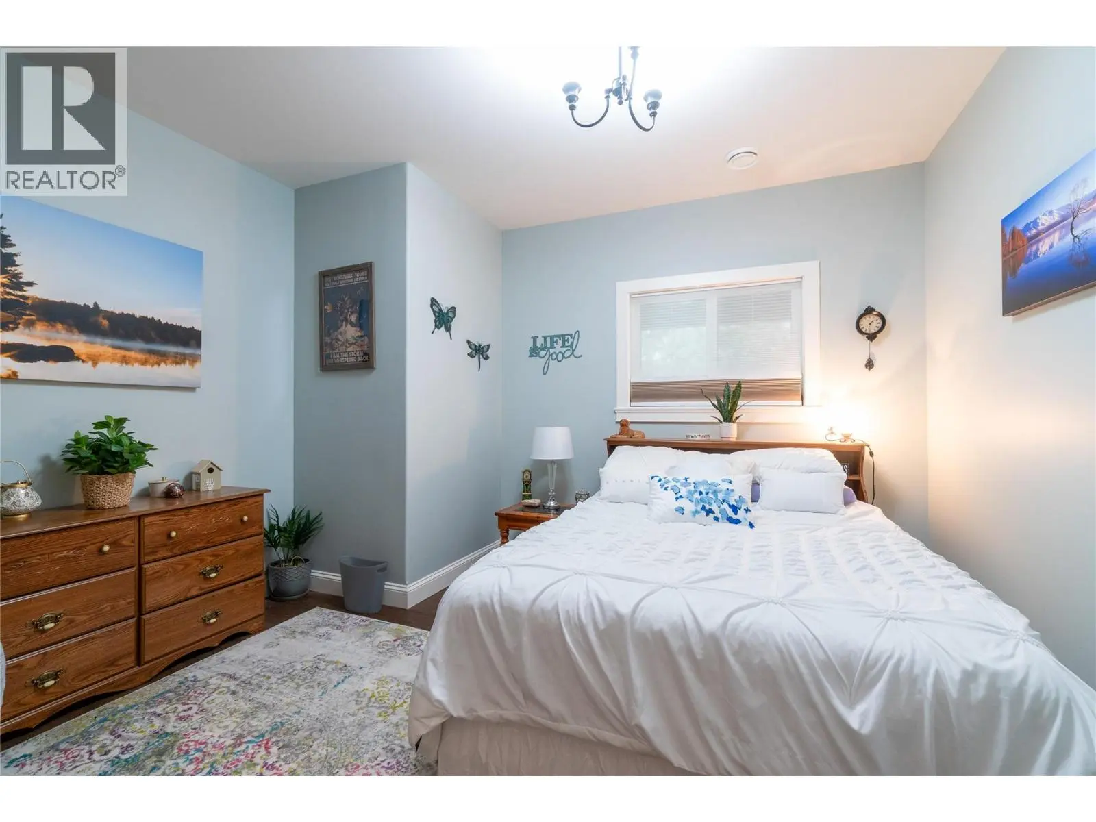 2762 Glenview Road. Blind Bay, British Columbia