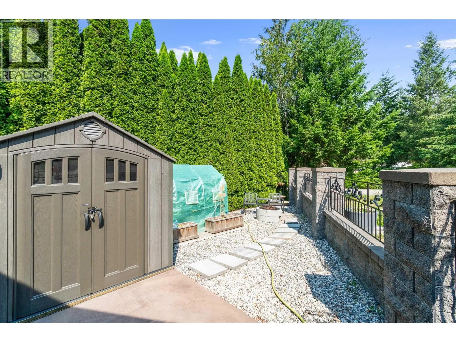 2762 Glenview Road. Blind Bay, British Columbia