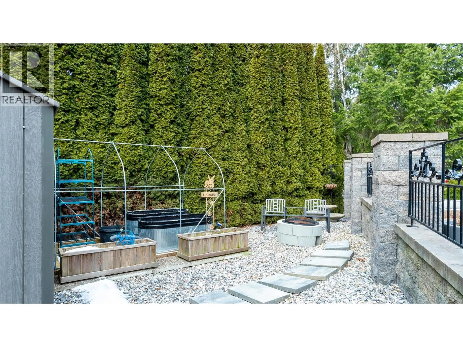 2762 Glenview Road. Blind Bay, British Columbia