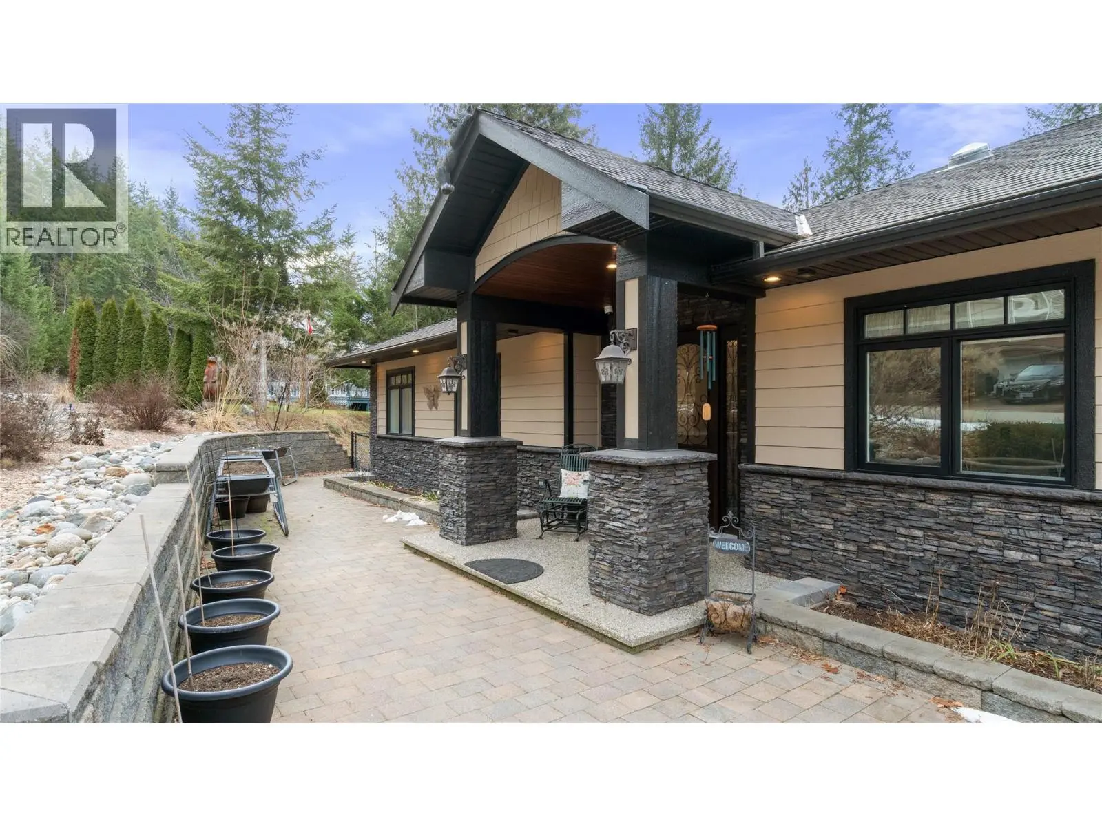 2762 Glenview Road. Blind Bay, British Columbia